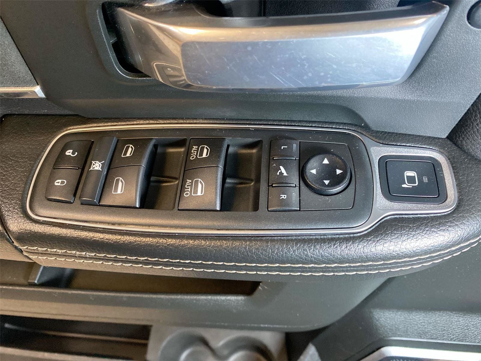 Used 2020 RAM 2500 Laramie w/ Night Edition AWD/4WD image 15