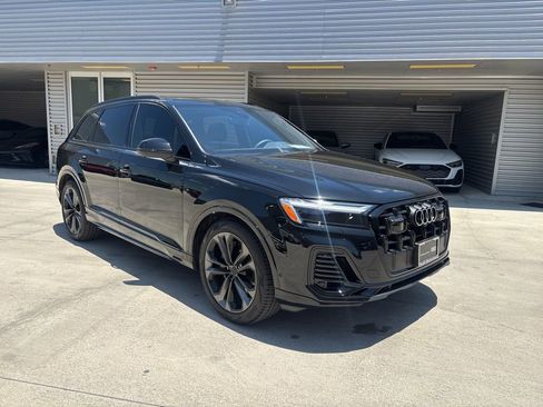 Used 2026 Audi Q7 3.0T Premium Plus w/ Premium Plus Package AWD/4WD image 3