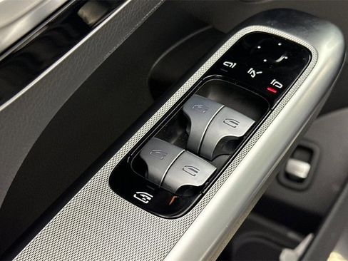 Certified 2026 Mercedes-Benz GLC 300 image 12