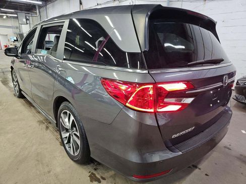 Used 2023 Honda Odyssey Touring image 2