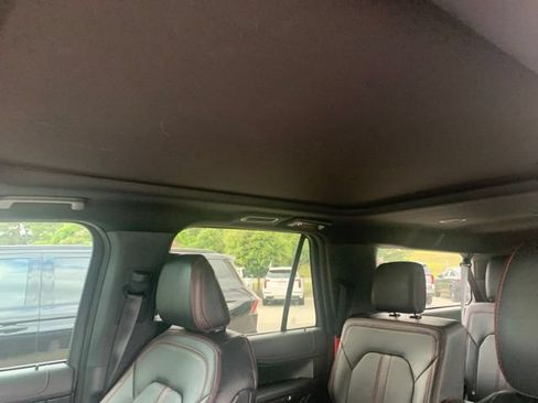 Used 2022 Ford Expedition Max Limited AWD/4WD image 12