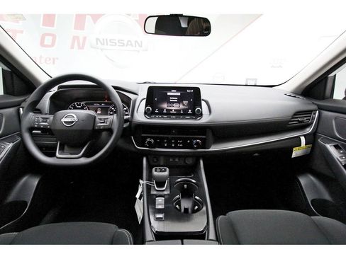 Certified 2025 Nissan Rogue S image 7