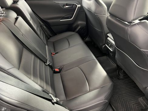 Used 2020 Toyota RAV4 Limited image 24