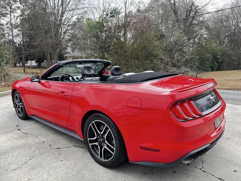 Used 2018 Ford Mustang Premium image 9