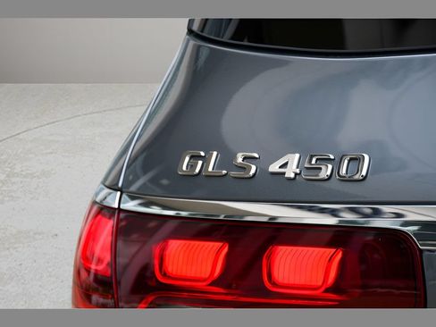 Used 2024 Mercedes-Benz GLS 450 4MATIC image 31