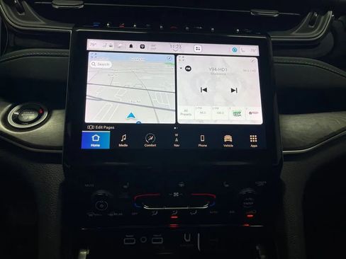 Used 2023 Jeep Grand Cherokee 4WD 4xe w/ MOPAR Finishing Package image 18