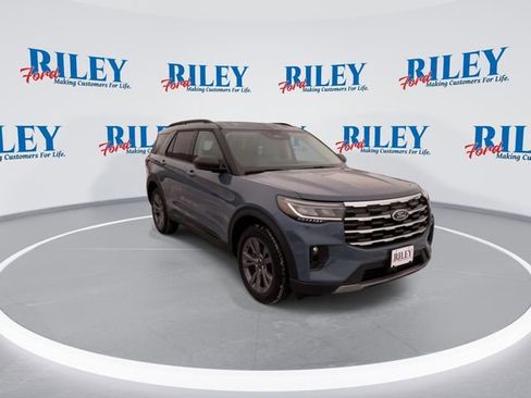 New 2026 Ford Explorer Active w/ Active Comfort Package image 2