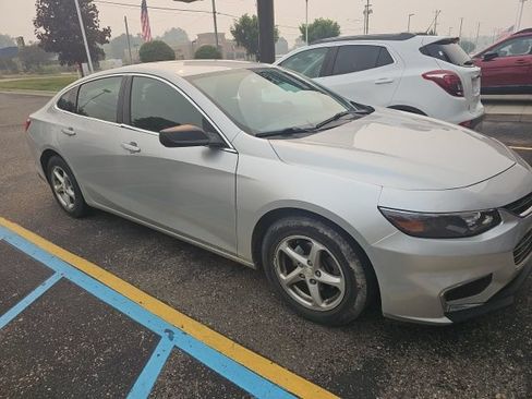 Used 2017 Chevrolet Malibu LS FWD image 1
