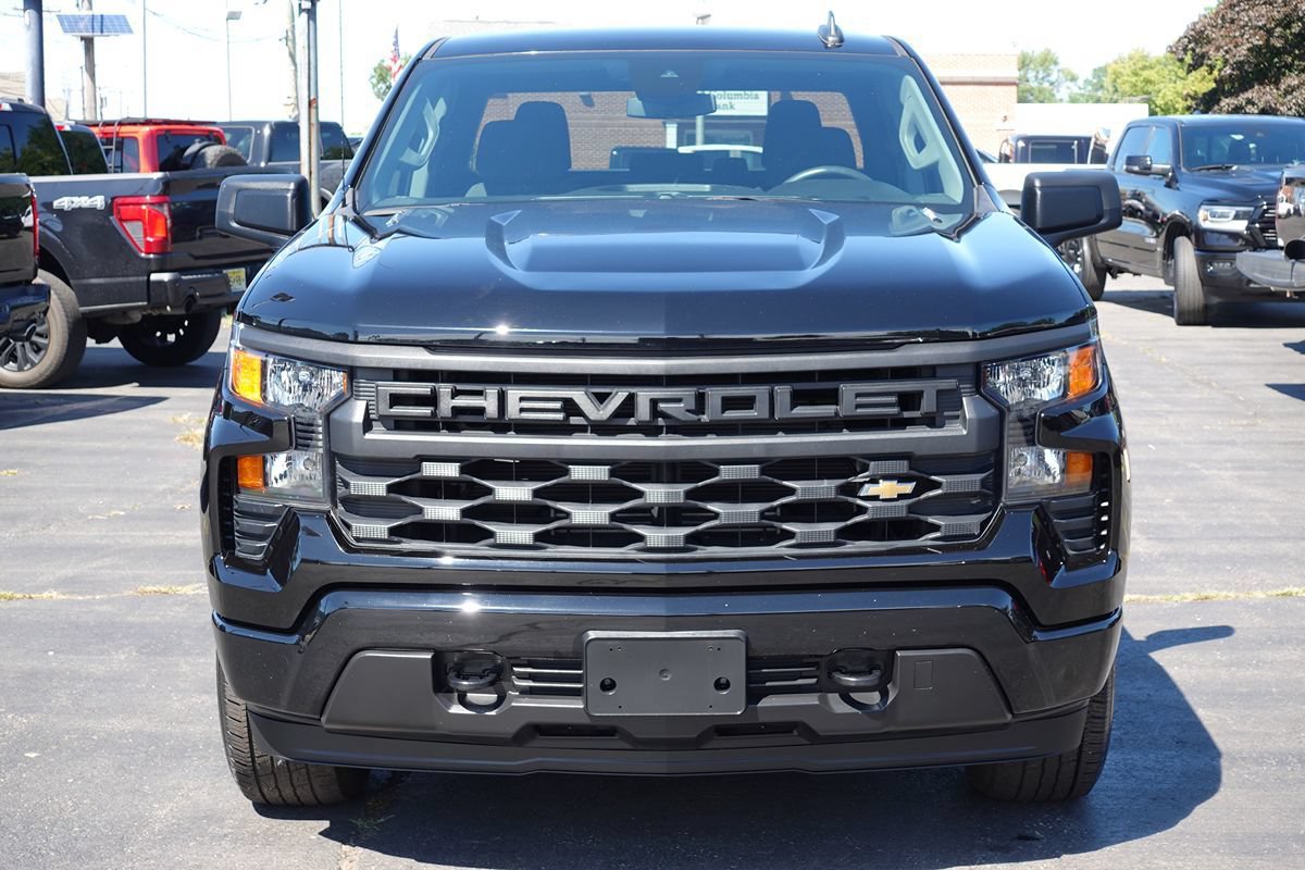 Used 2024 Chevrolet Silverado 1500 Custom AWD/4WD image 5