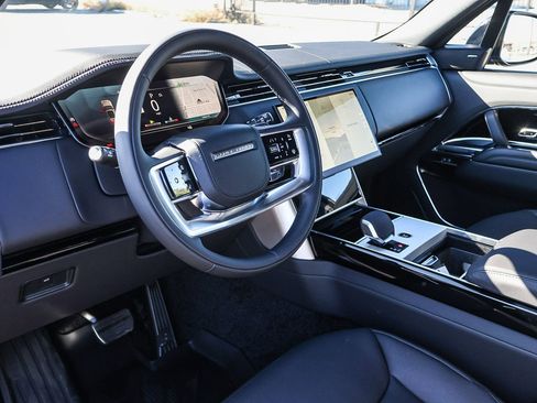 New 2026 Land Rover Range Rover SE image 29