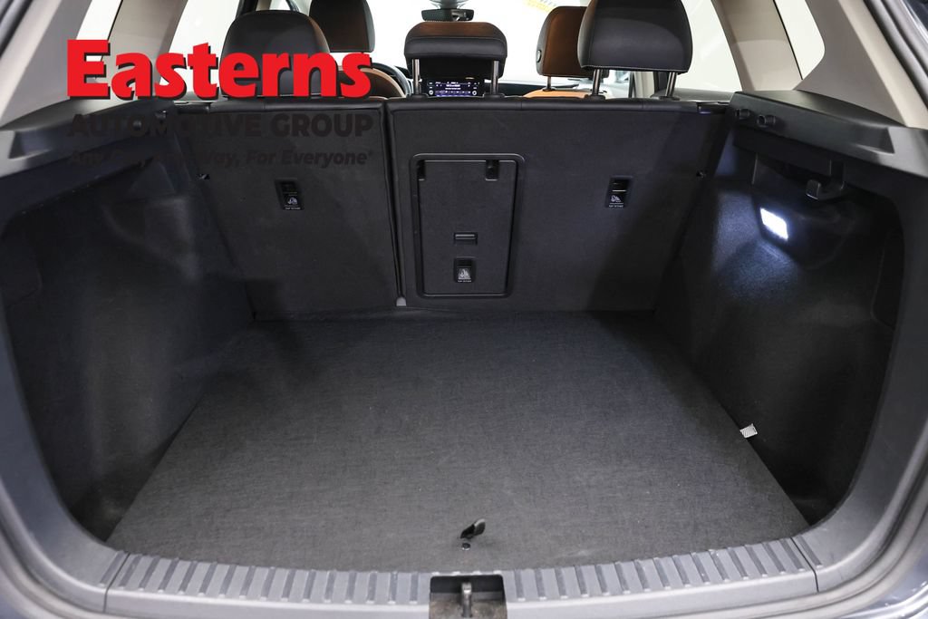 Used 2025 Volkswagen Taos SE AWD/4WD image 10