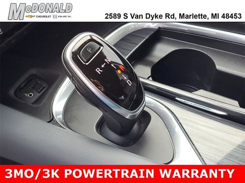 Used 2020 Buick Enclave Essence image 16