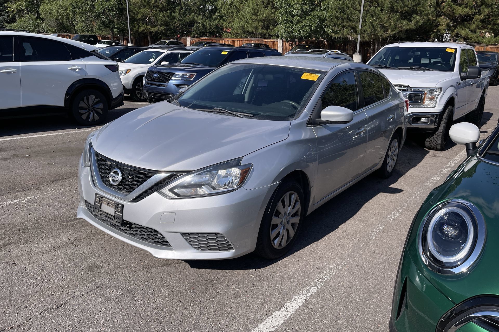 Used 2016 Nissan Sentra SV FWD image 2
