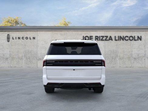New 2025 Lincoln Navigator Reserve w/ Jet Appearance Package AWD/4WD image 5