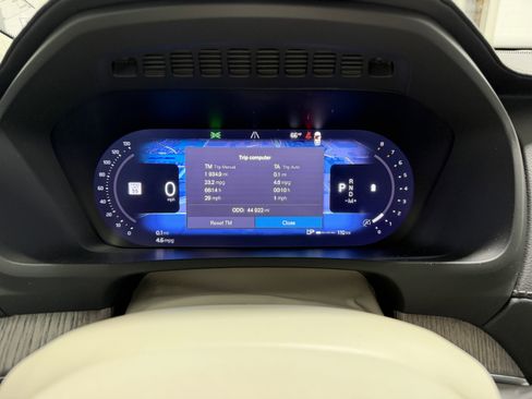 Used 2023 Volvo XC90 B6 Ultimate w/ Lounge Package AWD/4WD image 13