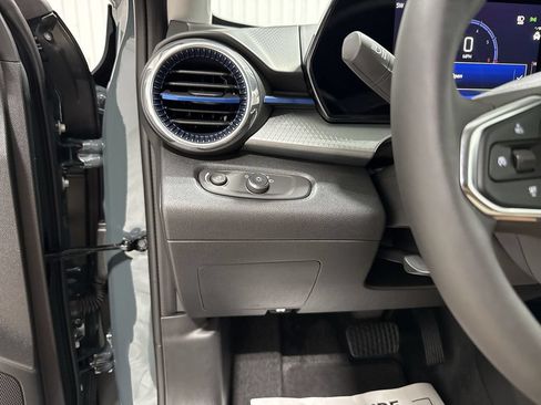 New 2026 Chevrolet Trax LT w/ LT Convenience Package FWD image 18