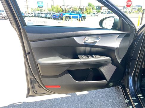 Used 2024 Kia Forte LXS w/ LXS Technology Package FWD image 10