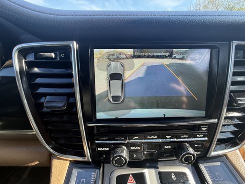 Used 2013 Porsche Panamera image 28