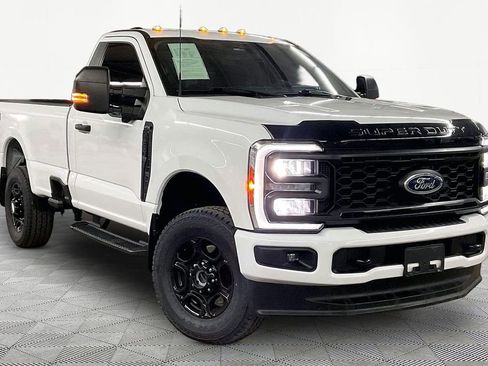 Used 2023 Ford F250 XL w/ STX Appearance Package image 3