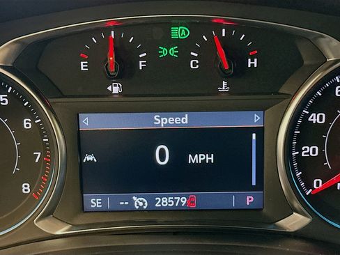 Used 2023 Chevrolet Traverse LT image 19