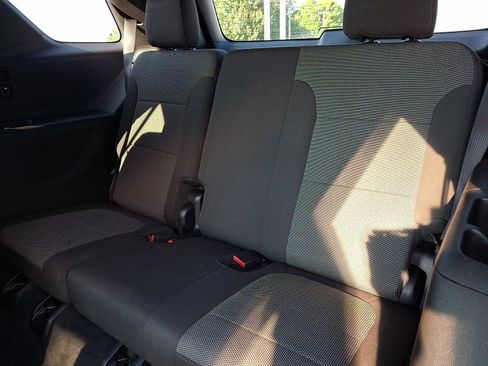 Used 2023 Chevrolet Traverse LT AWD/4WD image 11