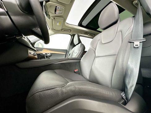 Used 2025 Volvo XC90 B6 Plus w/ Protection Package Premier image 16