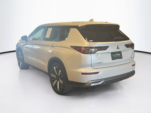 Used 2025 Mitsubishi Outlander SE AWD/4WD image 5