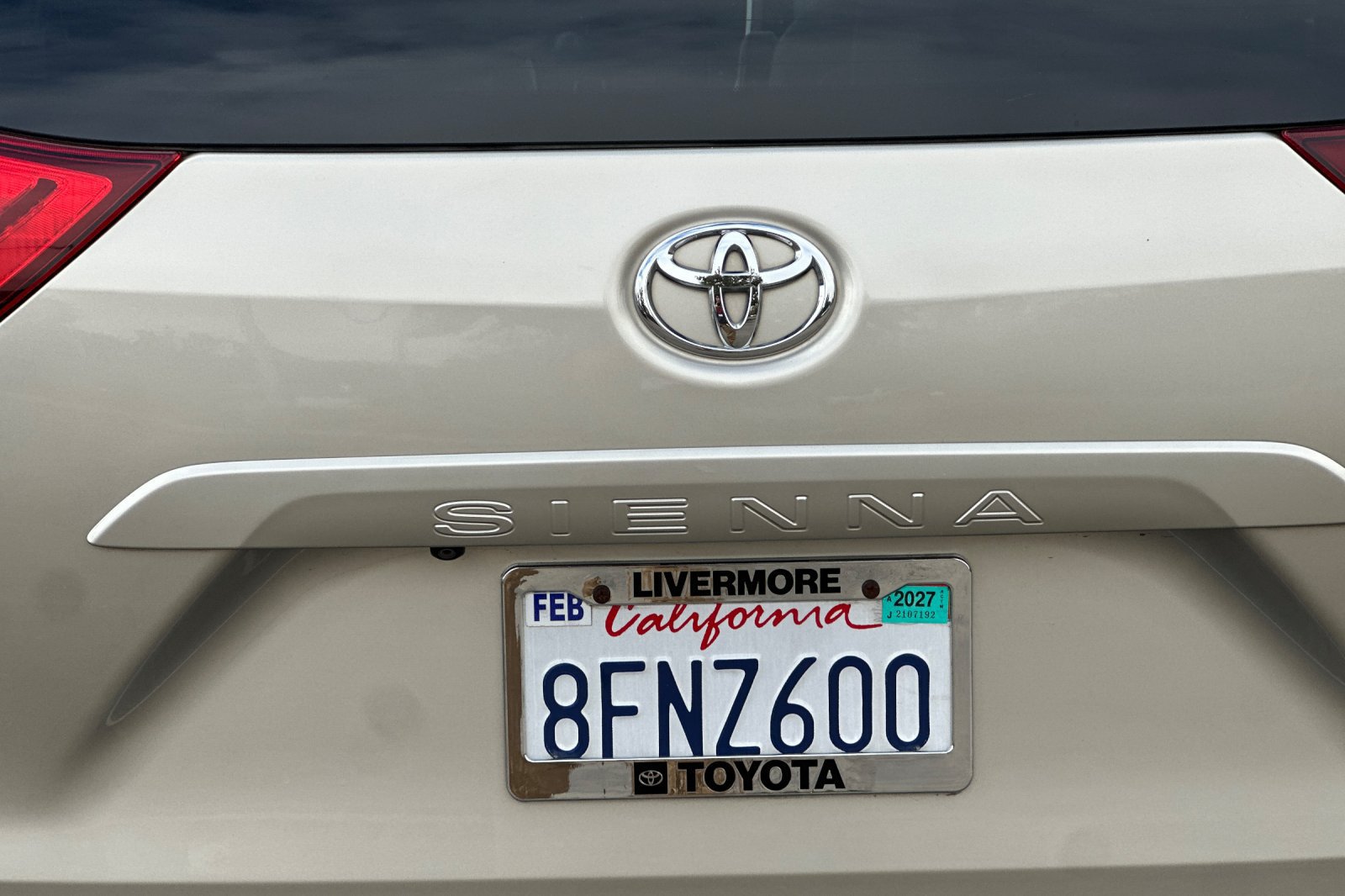 Used 2015 Toyota Sienna LE FWD image 48