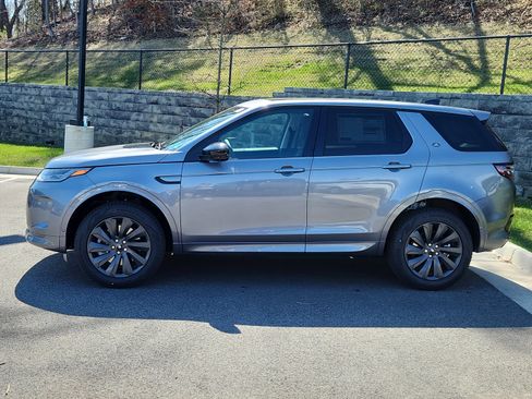 Certified 2025 Land Rover Discovery Sport S image 6