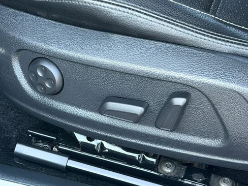 Used 2013 Volkswagen CC Sport FWD image 18
