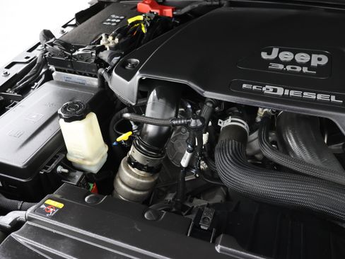 Used 2023 Jeep Gladiator Sport AWD/4WD image 18