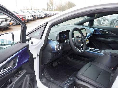 New 2026 Chevrolet Equinox EV LT FWD image 8