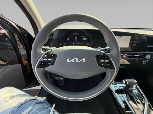 New 2026 Kia Niro EX FWD image 12