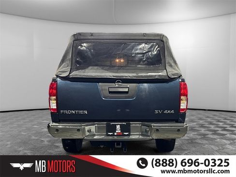 Used 2015 Nissan Frontier SV image 4