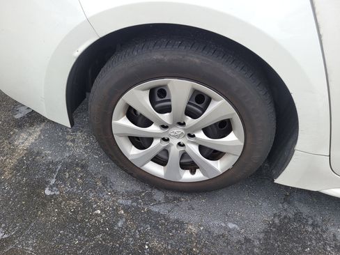 Certified 2024 Toyota Corolla LE image 9