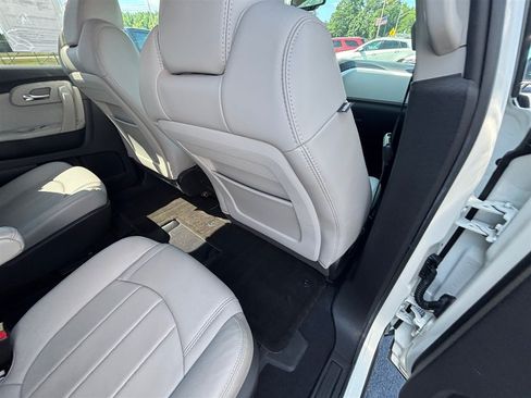 Used 2011 Chevrolet Traverse LTZ FWD image 25
