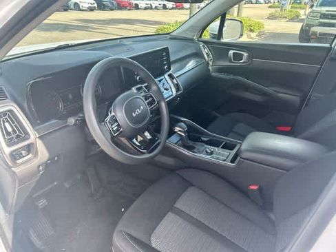 Used 2023 Kia Sorento LX FWD image 17