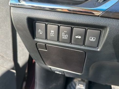 Used 2016 Toyota Avalon Limited image 8