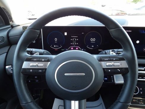 Used 2025 Hyundai Tucson Limited AWD/4WD image 17