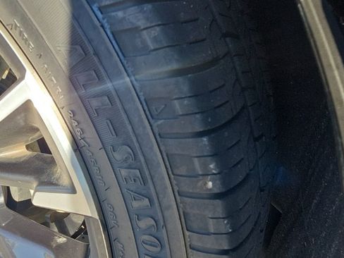 Used 2019 Nissan Maxima 3.5 SV w/ Floor Mat Group image 11