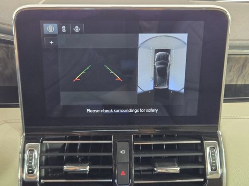 Used 2020 Lincoln Navigator Reserve w/ Luxury Package RWD image 18
