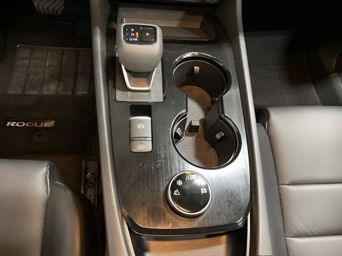 Certified 2023 Nissan Rogue SV w/ SV Premium B Package AWD/4WD image 18