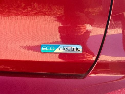 Used 2022 Kia Niro EX image 7