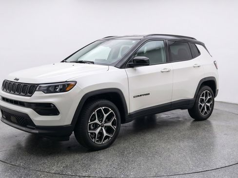 Used 2025 Jeep Compass Limited AWD/4WD image 3