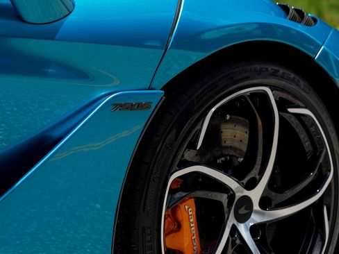 Used 2025 McLaren 750S RWD image 17