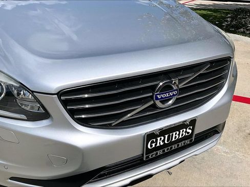 Used 2017 Volvo XC60 T5 Inscription w/ Preferred Option Package FWD image 38