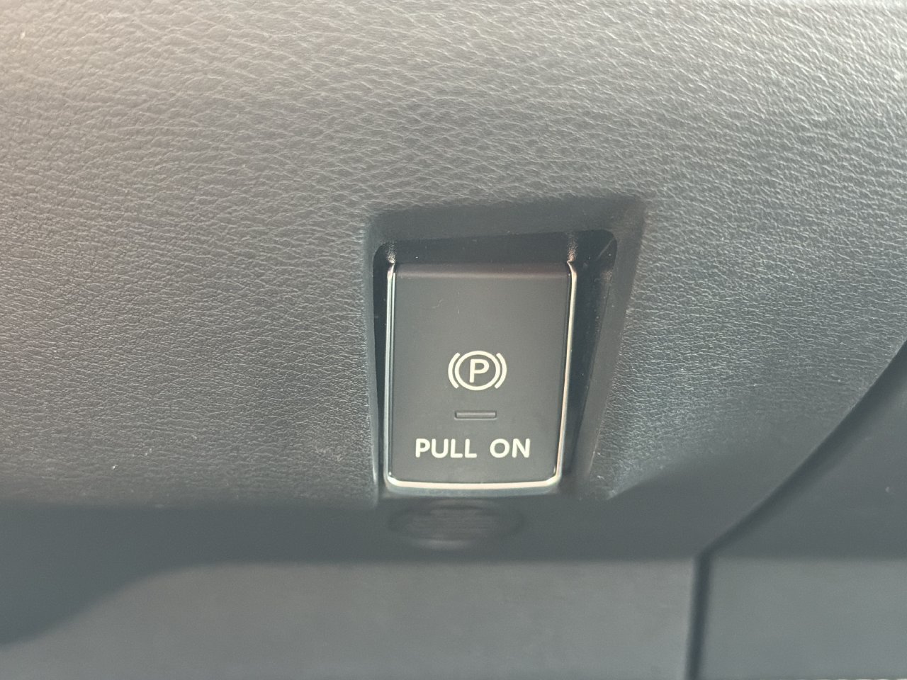 Certified 2023 Nissan Ariya FWD image 7