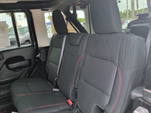 Used 2021 Jeep Wrangler Unlimited Rubicon w/ Safety Group AWD/4WD image 13