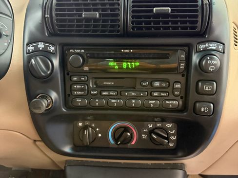 Used 1999 Ford Explorer 4WD 4-Door image 46