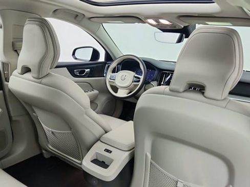 Used 2024 Volvo S60 B5 Plus w/ Climate Package image 28